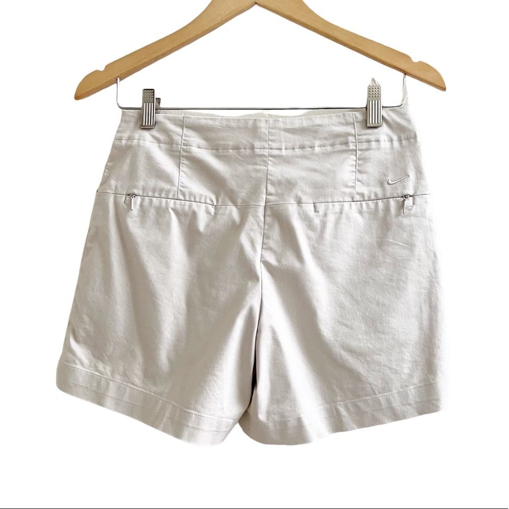 Nike Dri Fit Golf Women’s Shorts Beige Size 2 - Picture 2 of 9